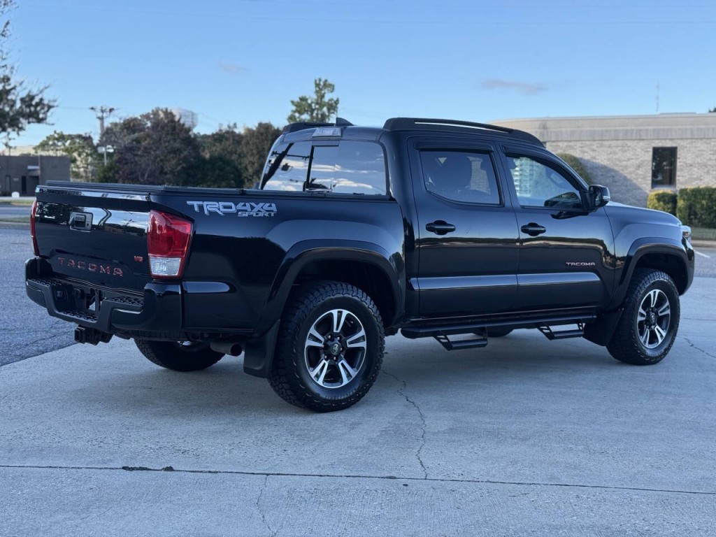 2018 Toyota Tacoma Image 5