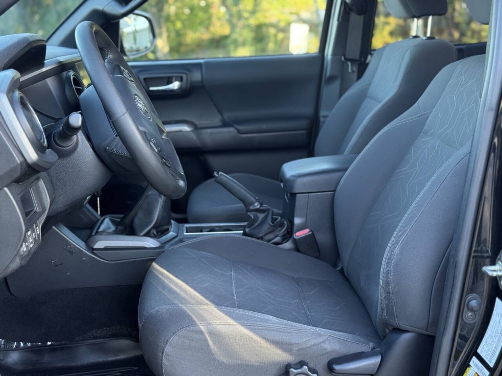 2018 Toyota Tacoma Image 8