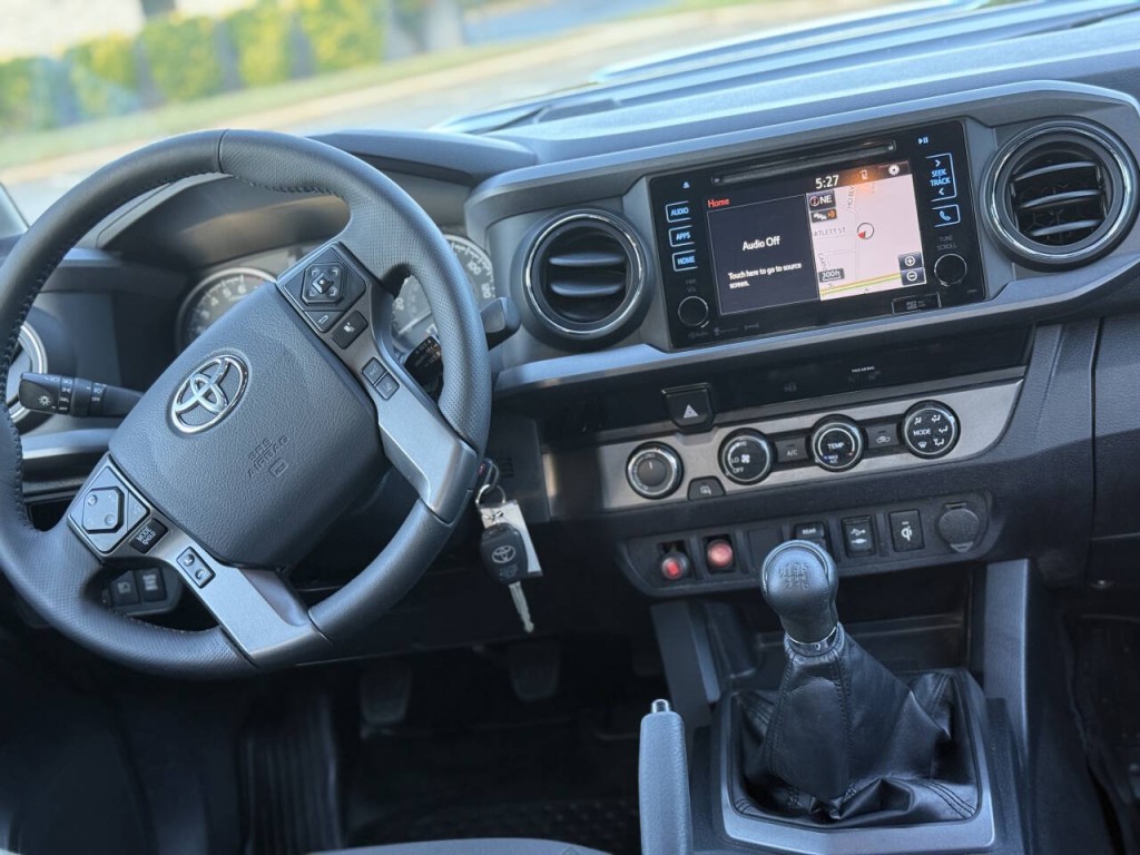 2018 Toyota Tacoma Image 11
