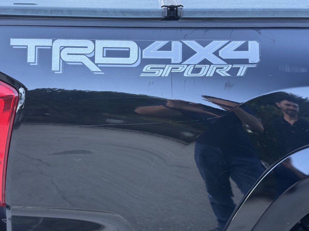 2018 Toyota Tacoma Image 13