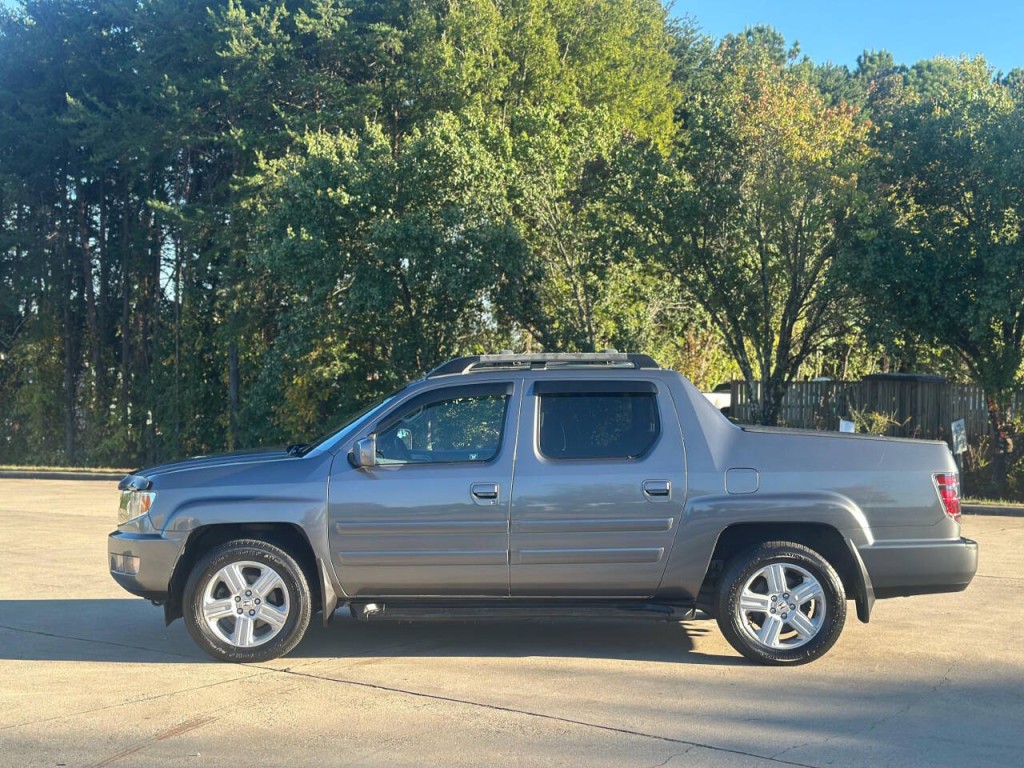 2012 Honda Ridgeline Image 2