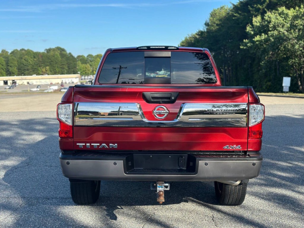 2019 Nissan Titan Image 4
