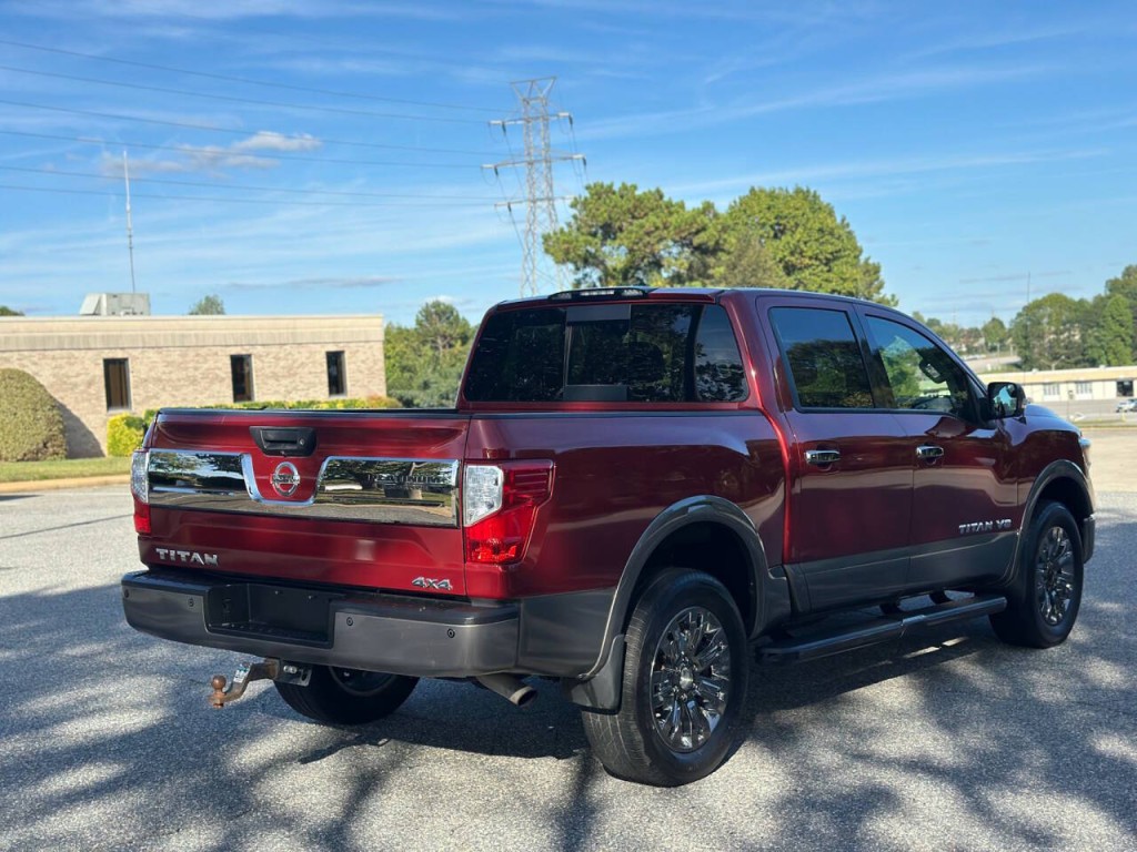 2019 Nissan Titan Image 5
