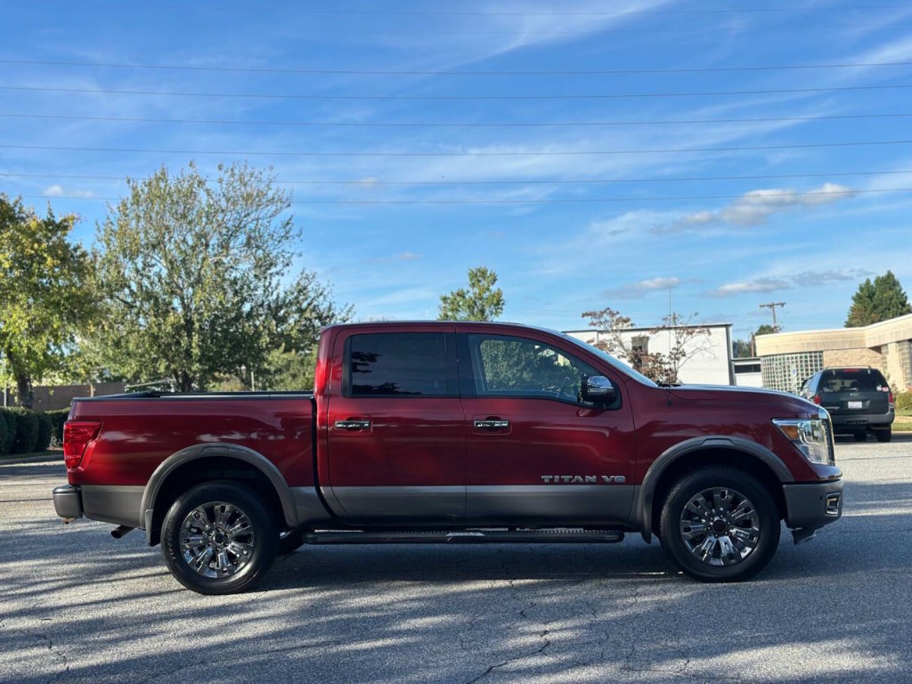 2019 Nissan Titan Image 6
