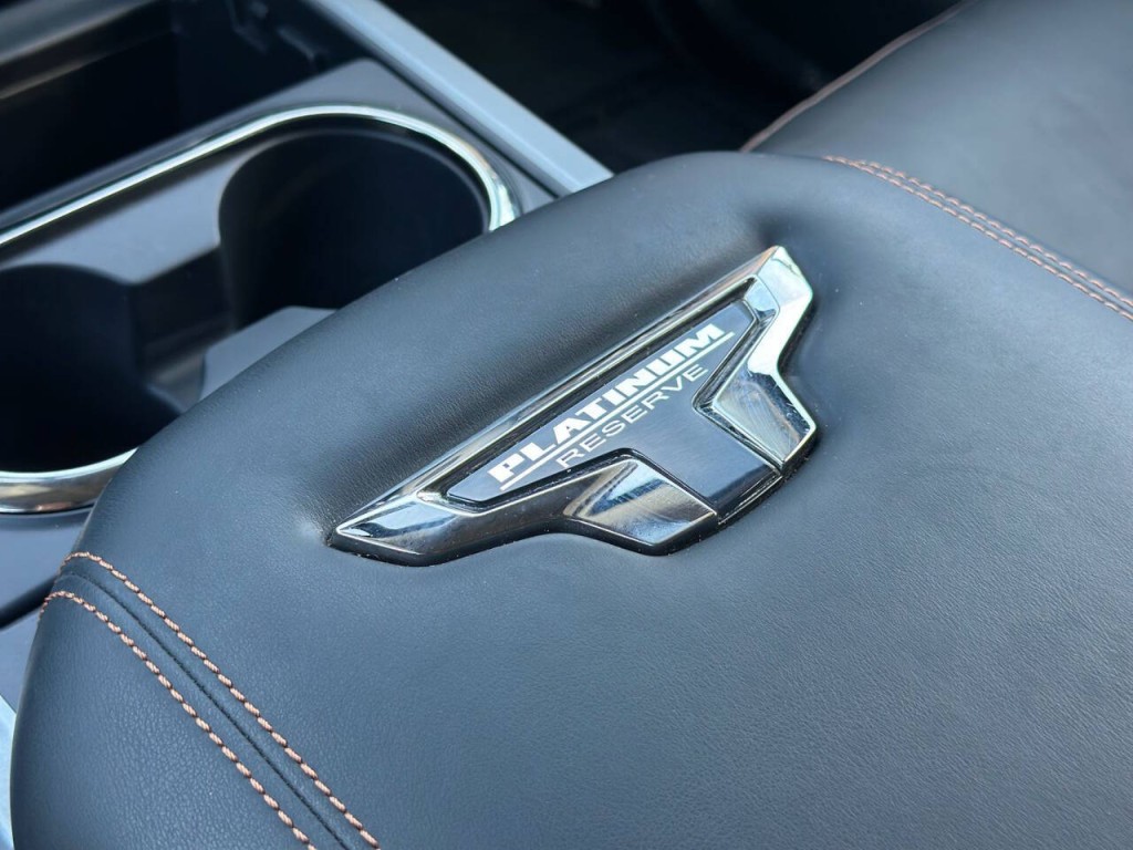 2019 Nissan Titan Image 13