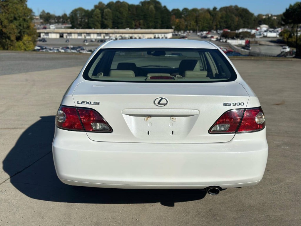 2004 Lexus ES 330 Image 4