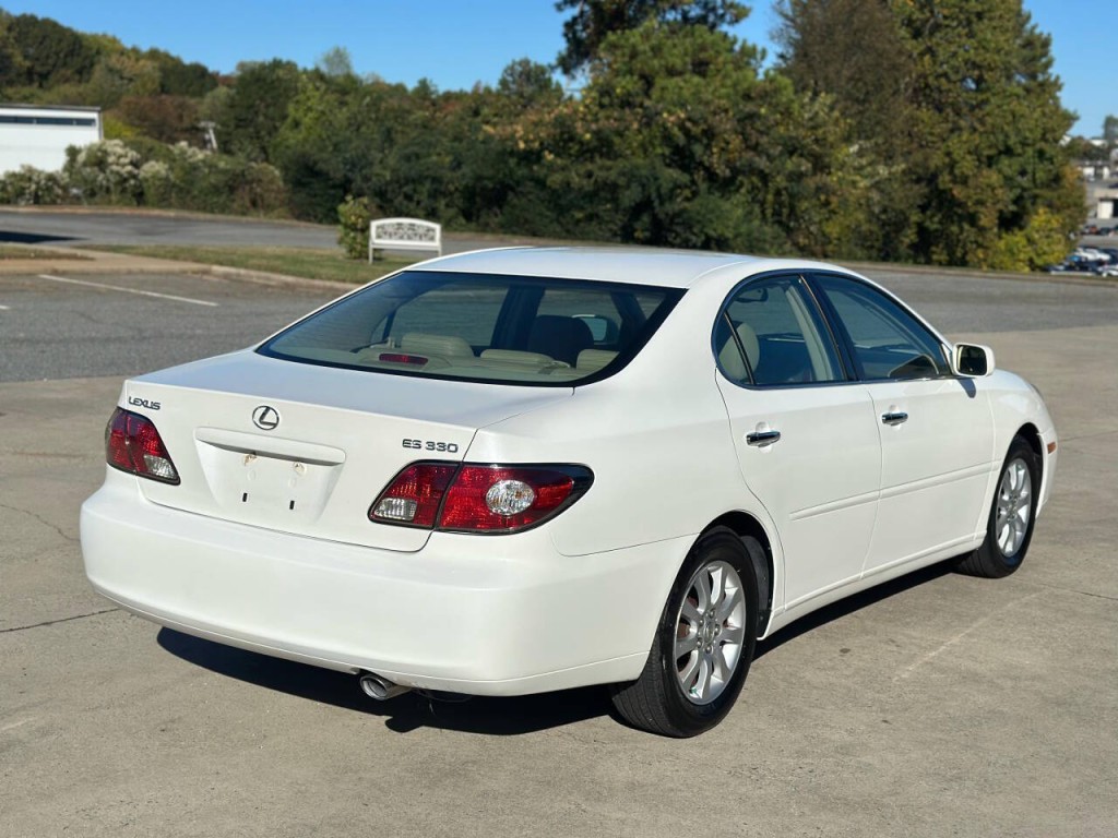 2004 Lexus ES 330 Image 5