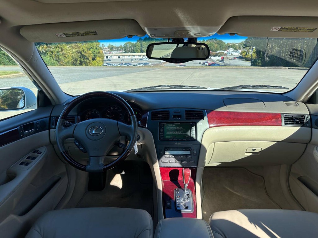 2004 Lexus ES 330 Image 11