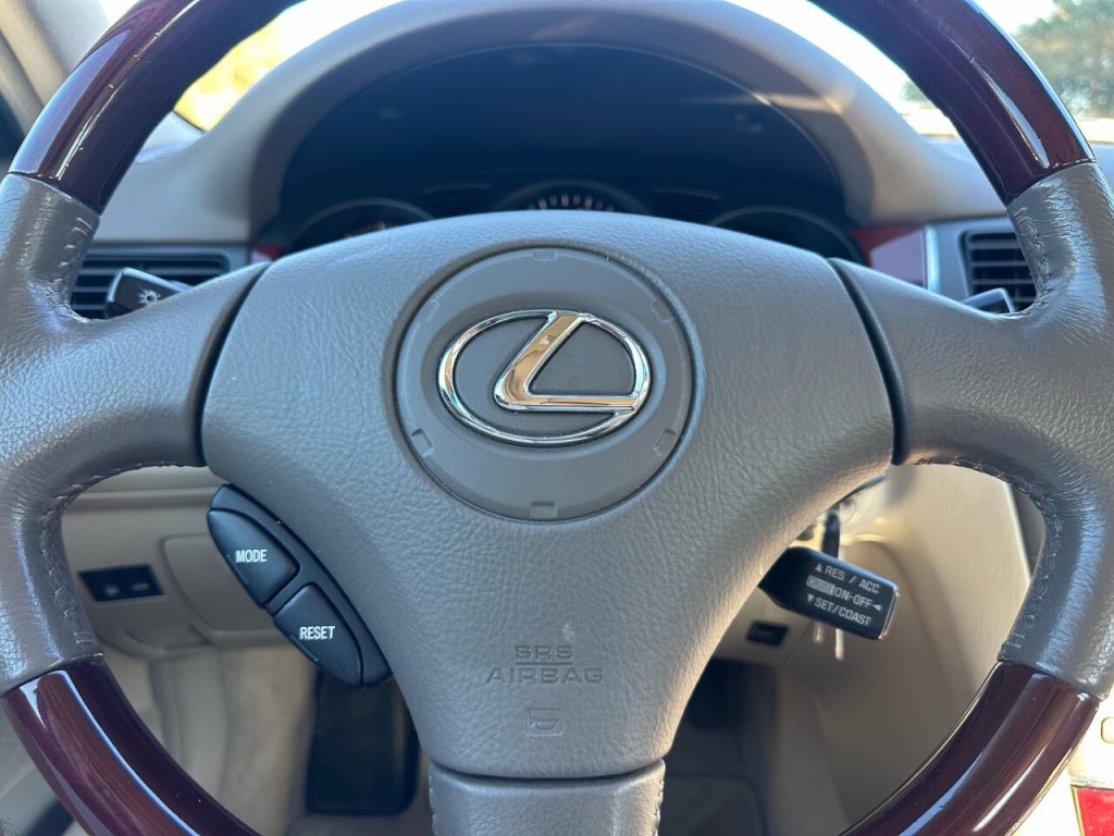 2004 Lexus ES 330 Image 14