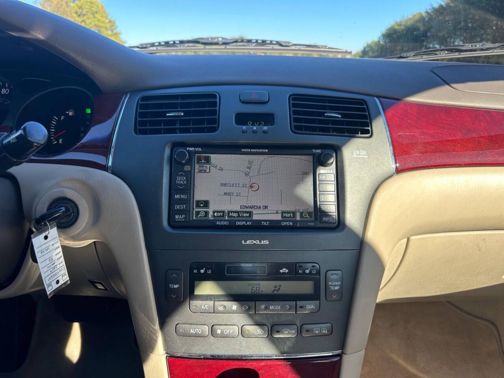 2004 Lexus ES 330 Image 15