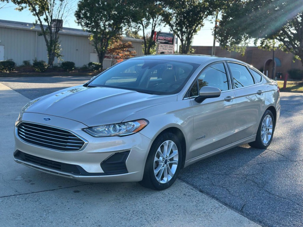 2019 Ford Fusion Image 1