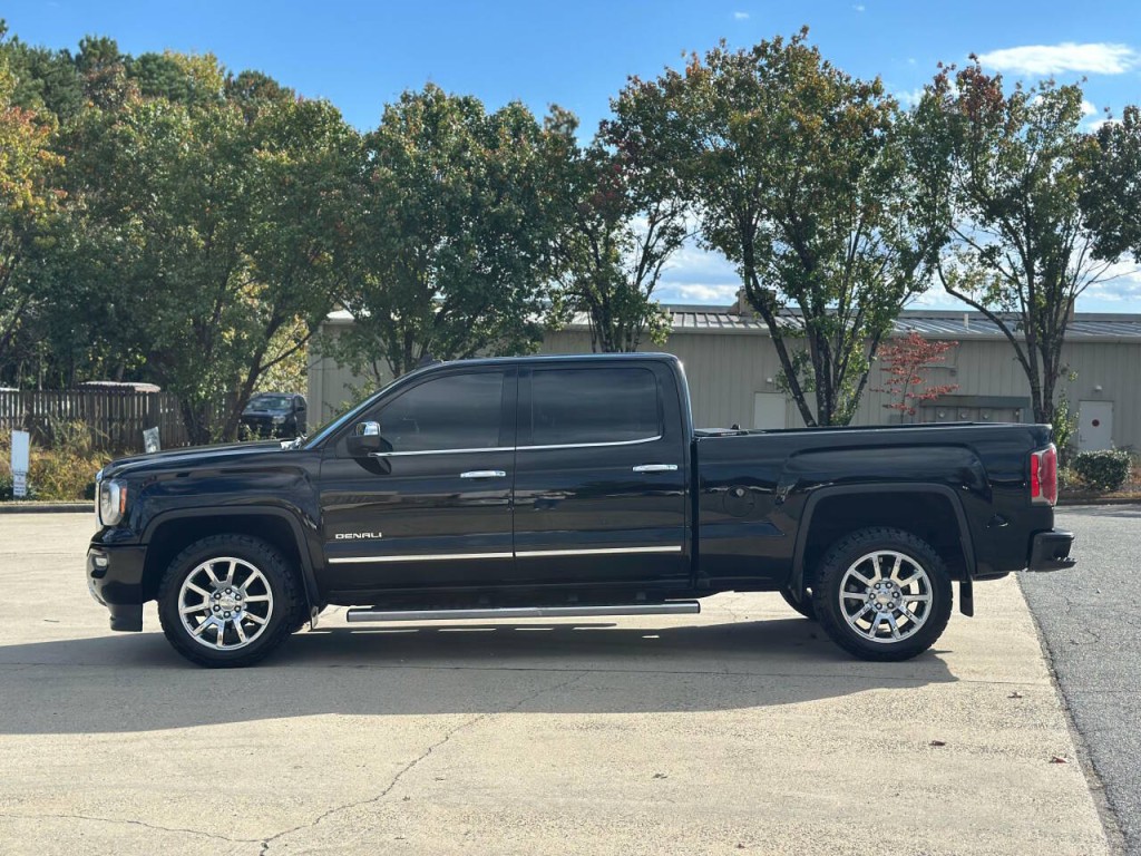 2017 GMC Sierra 1500 Image 2