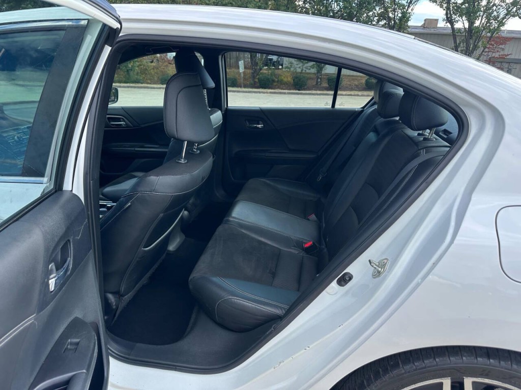 2016 Honda Accord Image 9