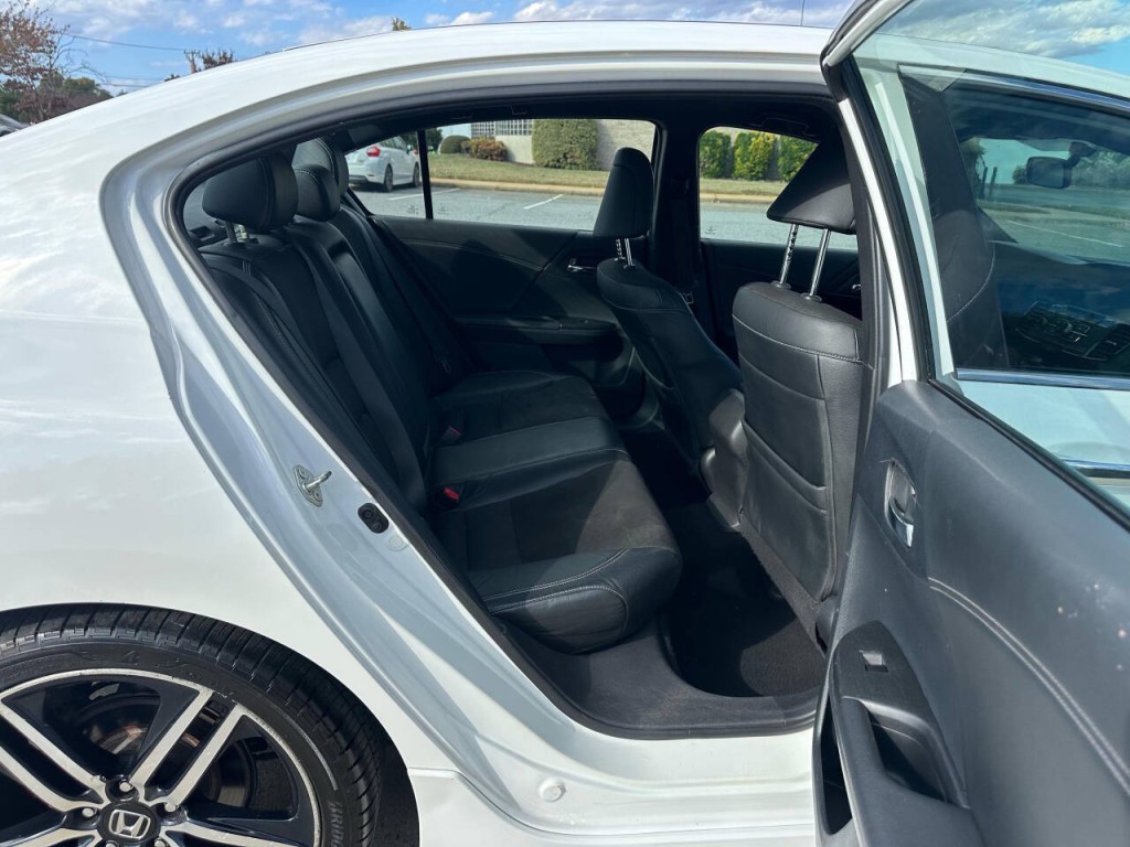 2016 Honda Accord Image 10