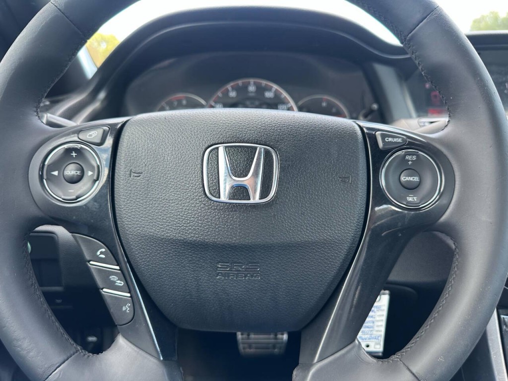 2016 Honda Accord Image 16