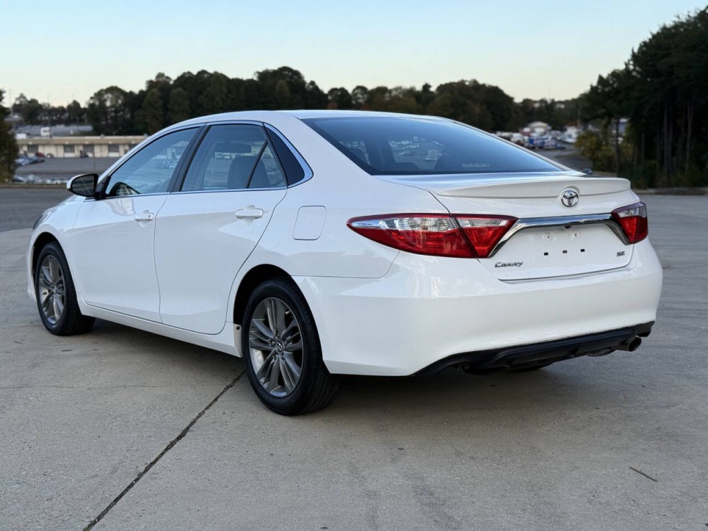 2015 Toyota Camry Image 3