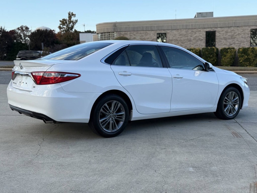 2015 Toyota Camry Image 5