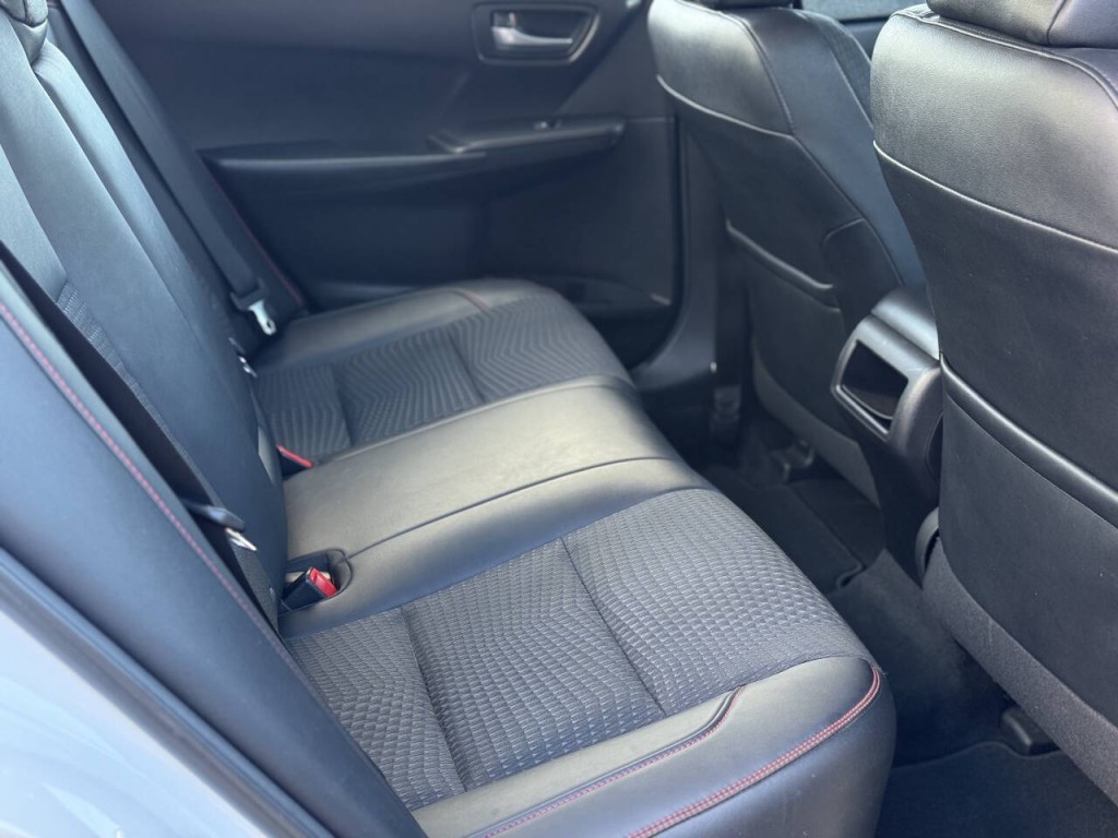 2015 Toyota Camry Image 10