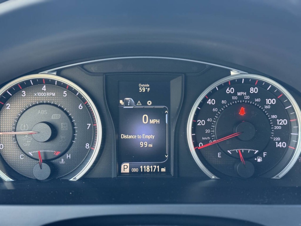2015 Toyota Camry Image 13