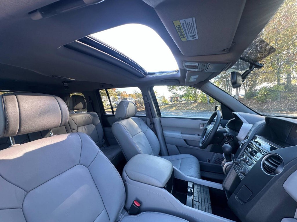 2015 Honda Pilot Image 12