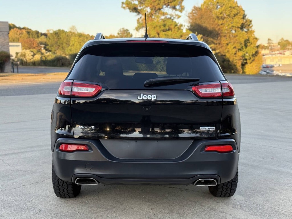 2017 Jeep Cherokee Image 4
