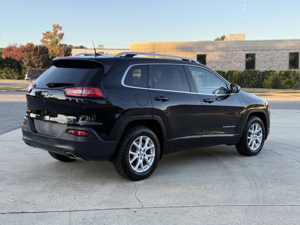 2017 Jeep Cherokee Image 5