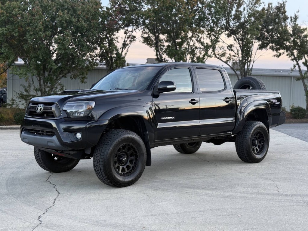 2013 Toyota Tacoma Image 1