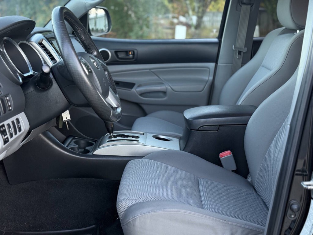 2013 Toyota Tacoma Image 8