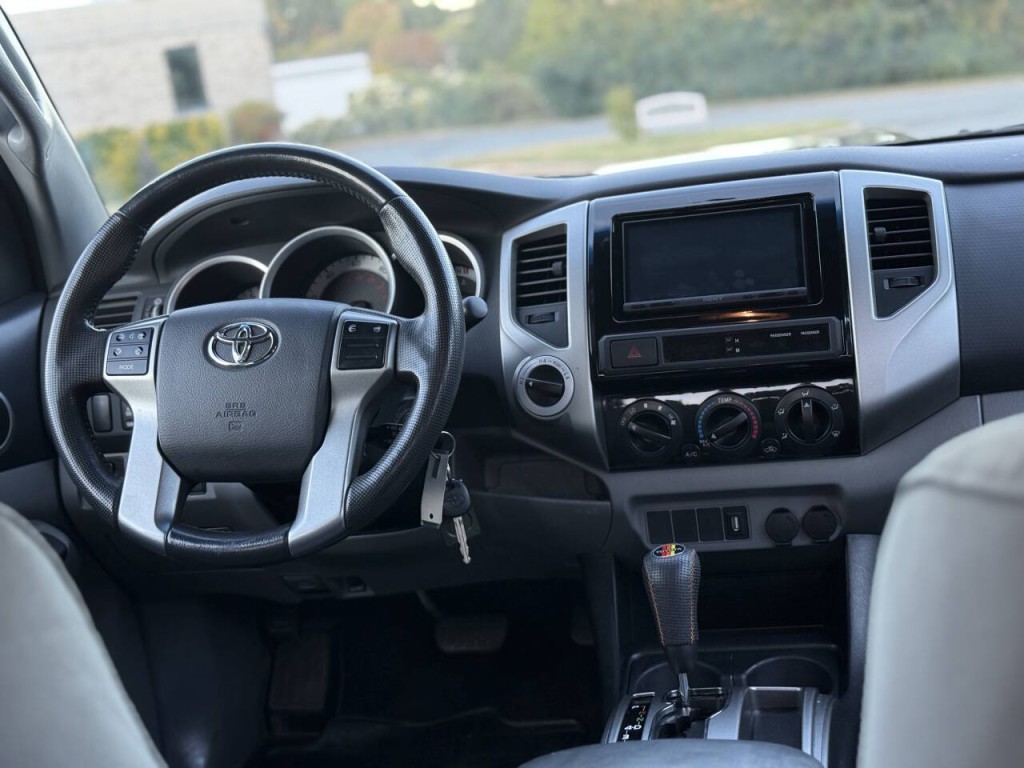 2013 Toyota Tacoma Image 11