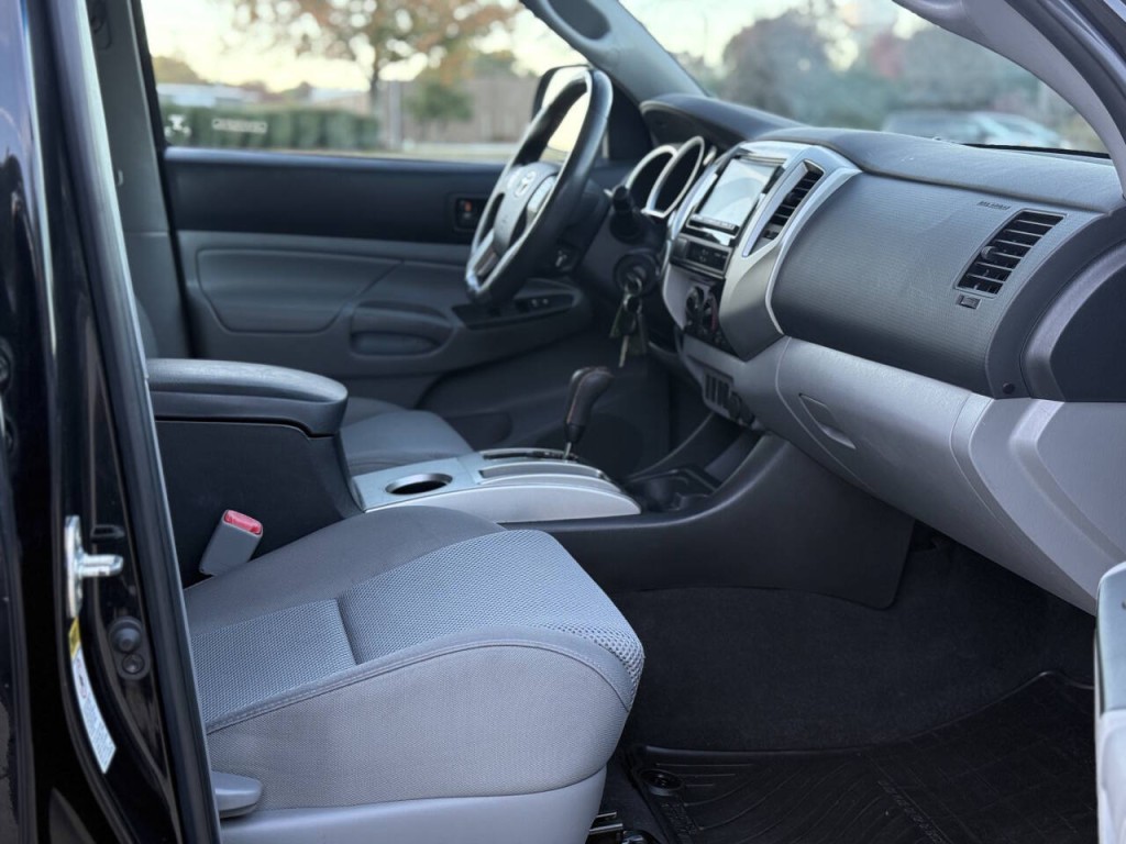 2013 Toyota Tacoma Image 12