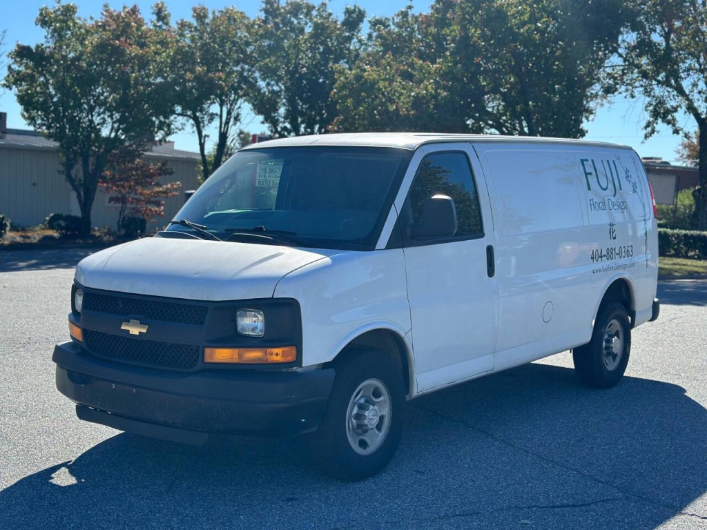 2016 Chevrolet Express Image 1
