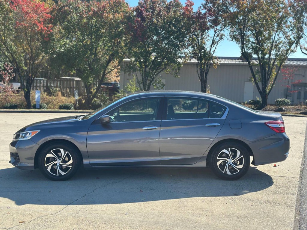 2016 Honda Accord Image 2