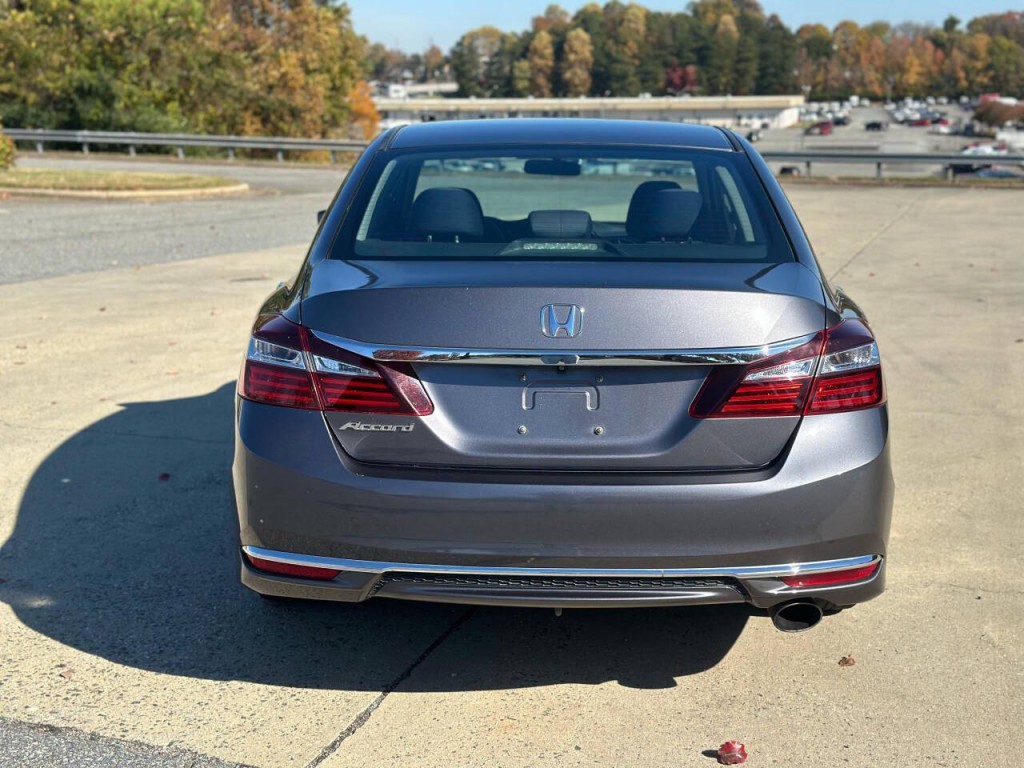 2016 Honda Accord Image 4