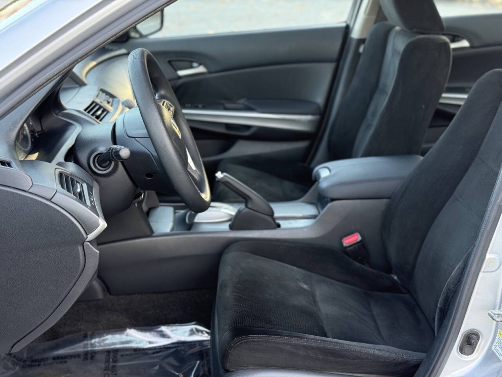 2008 Honda Accord Image 8