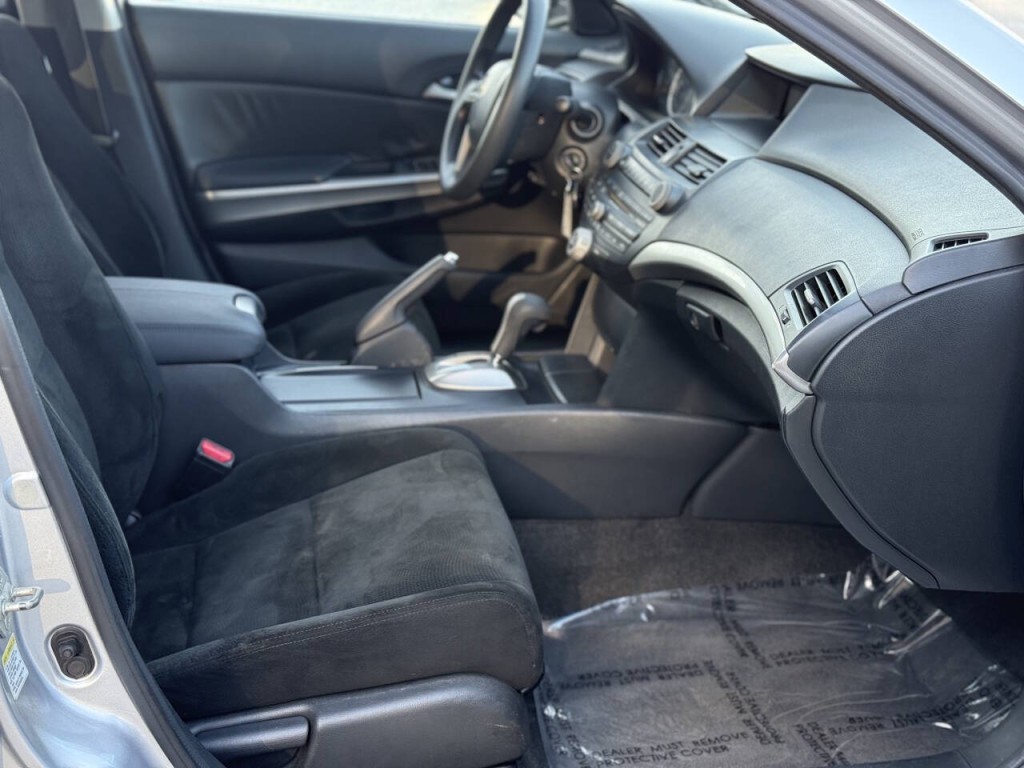 2008 Honda Accord Image 11
