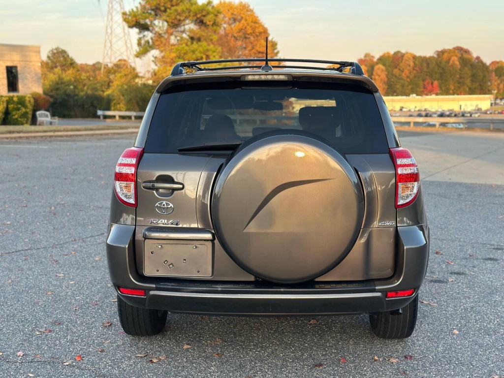 2011 Toyota Rav4 Image 4