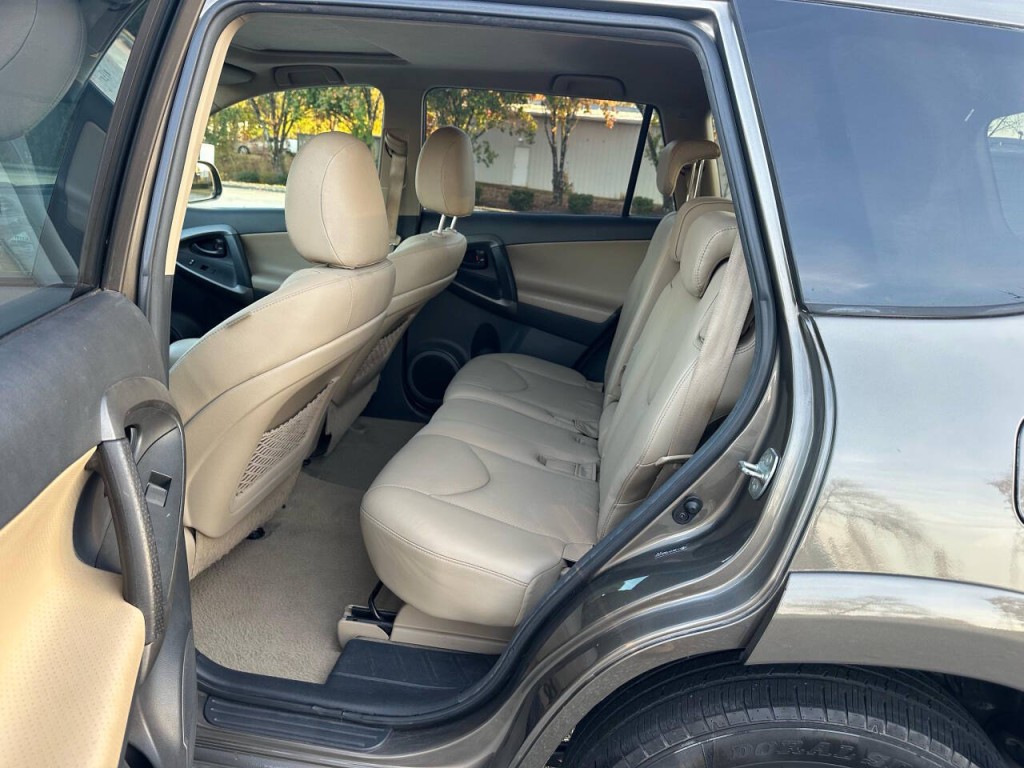 2011 Toyota Rav4 Image 9