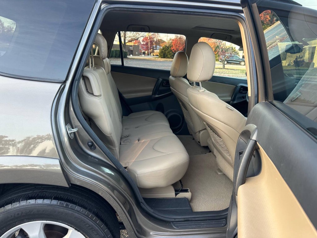 2011 Toyota Rav4 Image 10