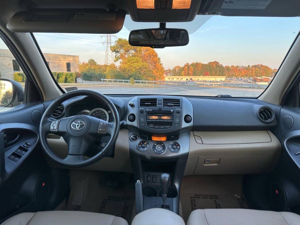 2011 Toyota Rav4 Image 11