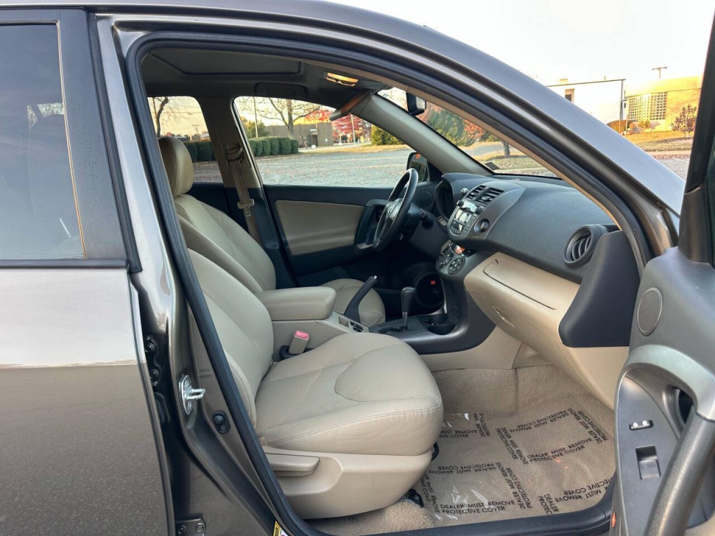 2011 Toyota Rav4 Image 12