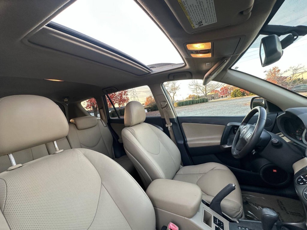 2011 Toyota Rav4 Image 13