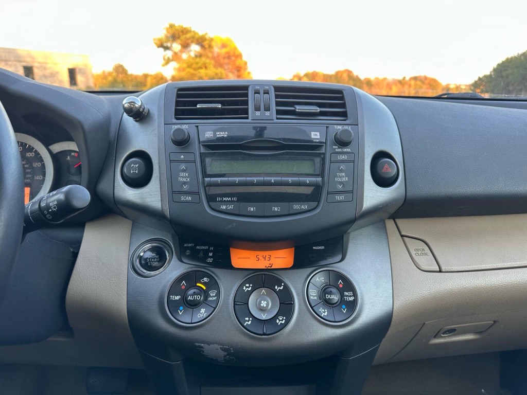 2011 Toyota Rav4 Image 15