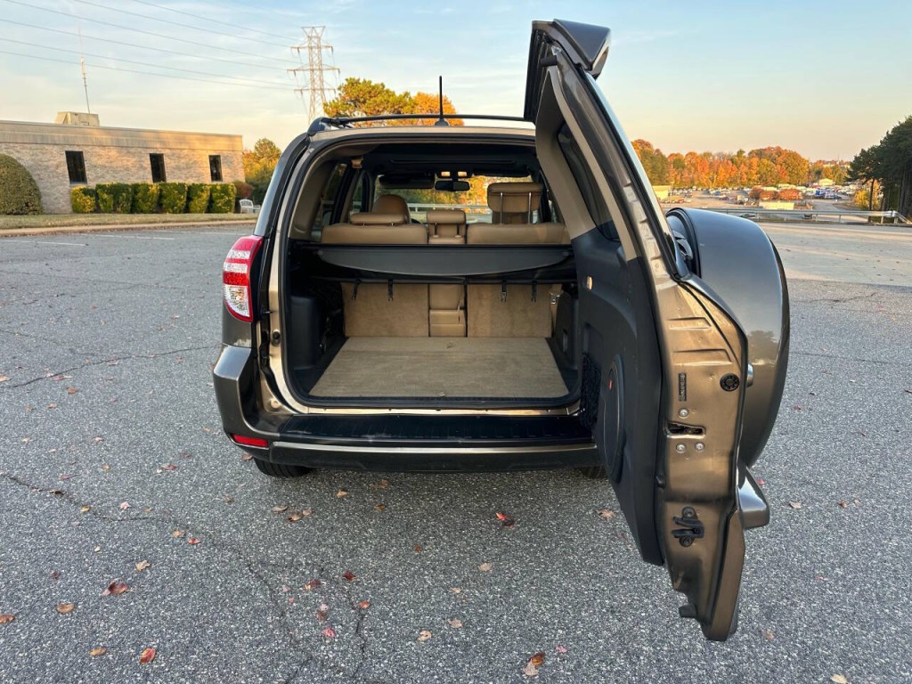 2011 Toyota Rav4 Image 17