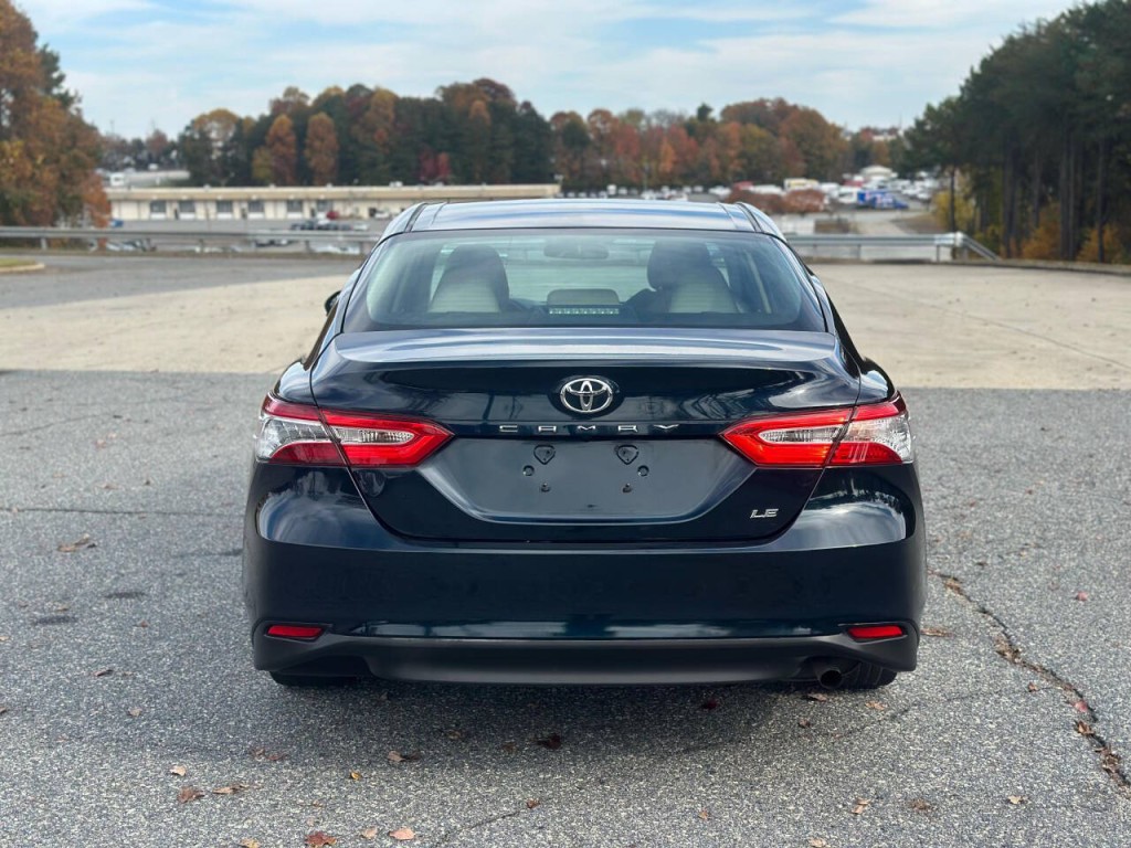 2018 Toyota Camry Image 4