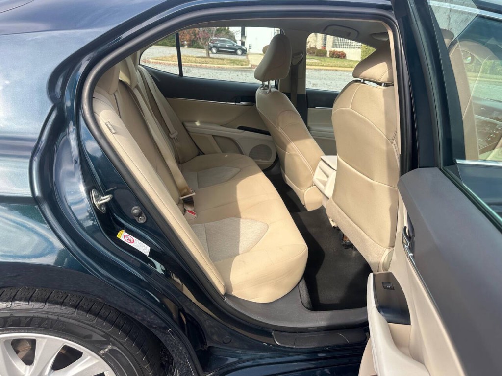 2018 Toyota Camry Image 10