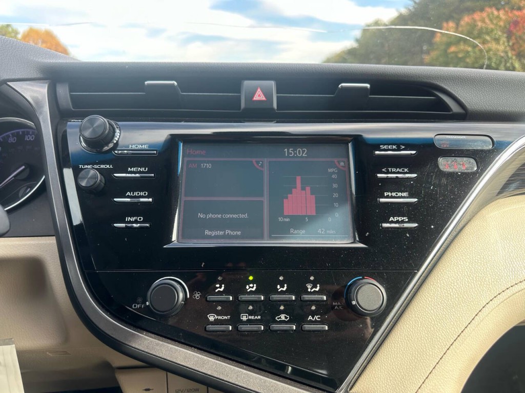 2018 Toyota Camry Image 14