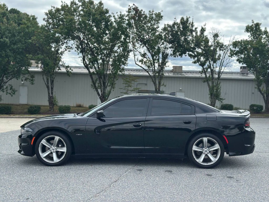 2017 Dodge Charger Image 2