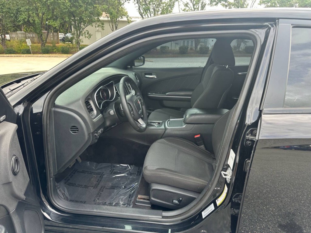 2017 Dodge Charger Image 8