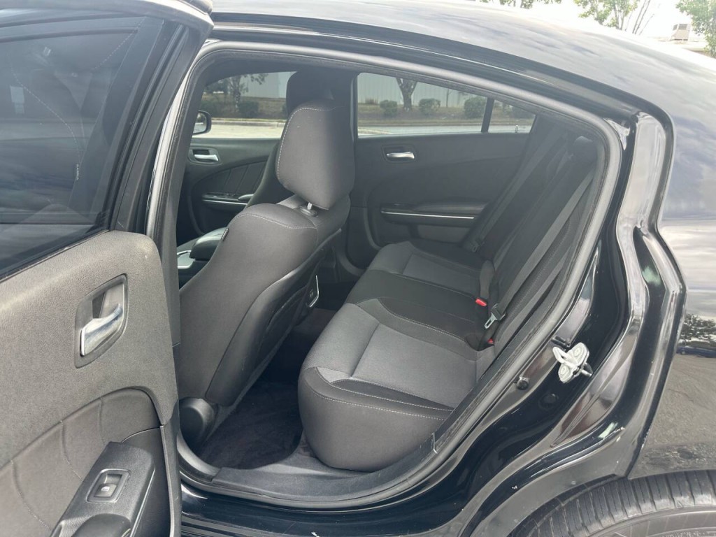 2017 Dodge Charger Image 9