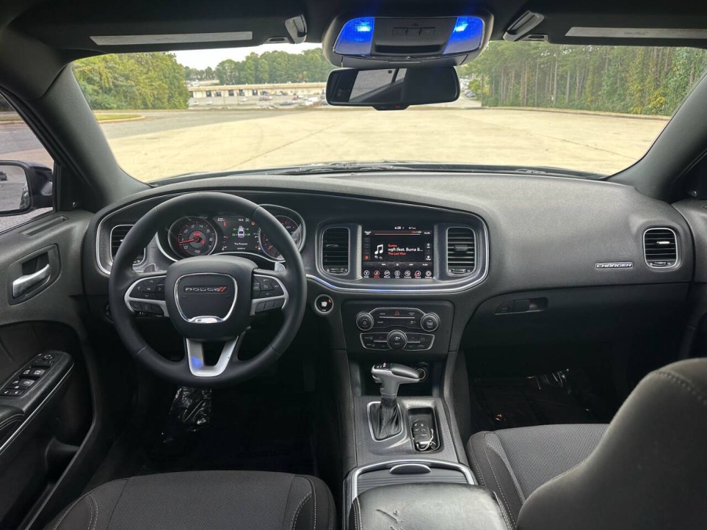 2017 Dodge Charger Image 10